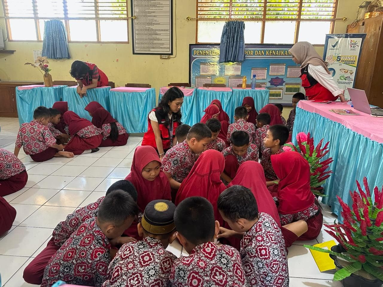 Belajar Gizi Sambil Bermain, KKN Unhas Ajak Siswa SD Pilih Makanan Sehat